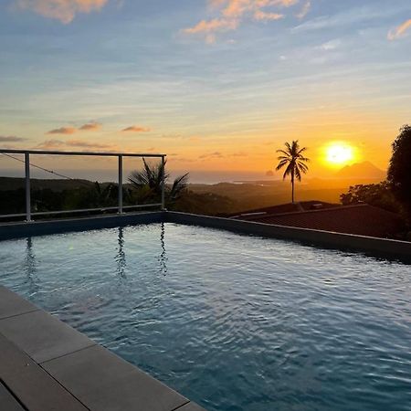 Les Villas Pameyaque 2 F2 Avec 1 Piscine Et 1 F3 Avec 1 Piscine, Superbe Vue Sur La Mer Riviere-Salee Luaran gambar