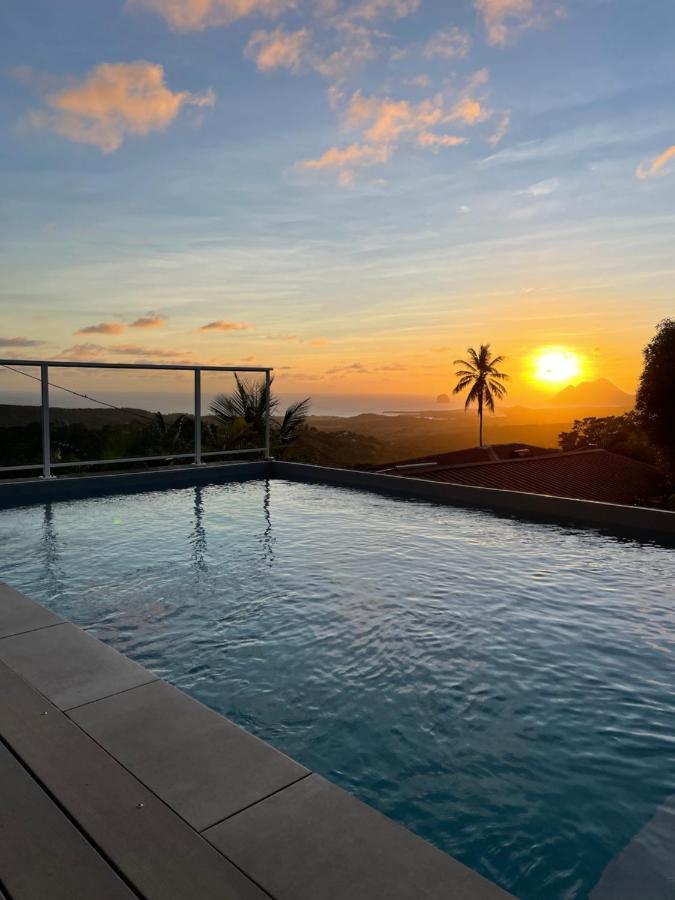 Les Villas Pameyaque 2 F2 Avec 1 Piscine Et 1 F3 Avec 1 Piscine, Superbe Vue Sur La Mer Riviere-Salee Luaran gambar