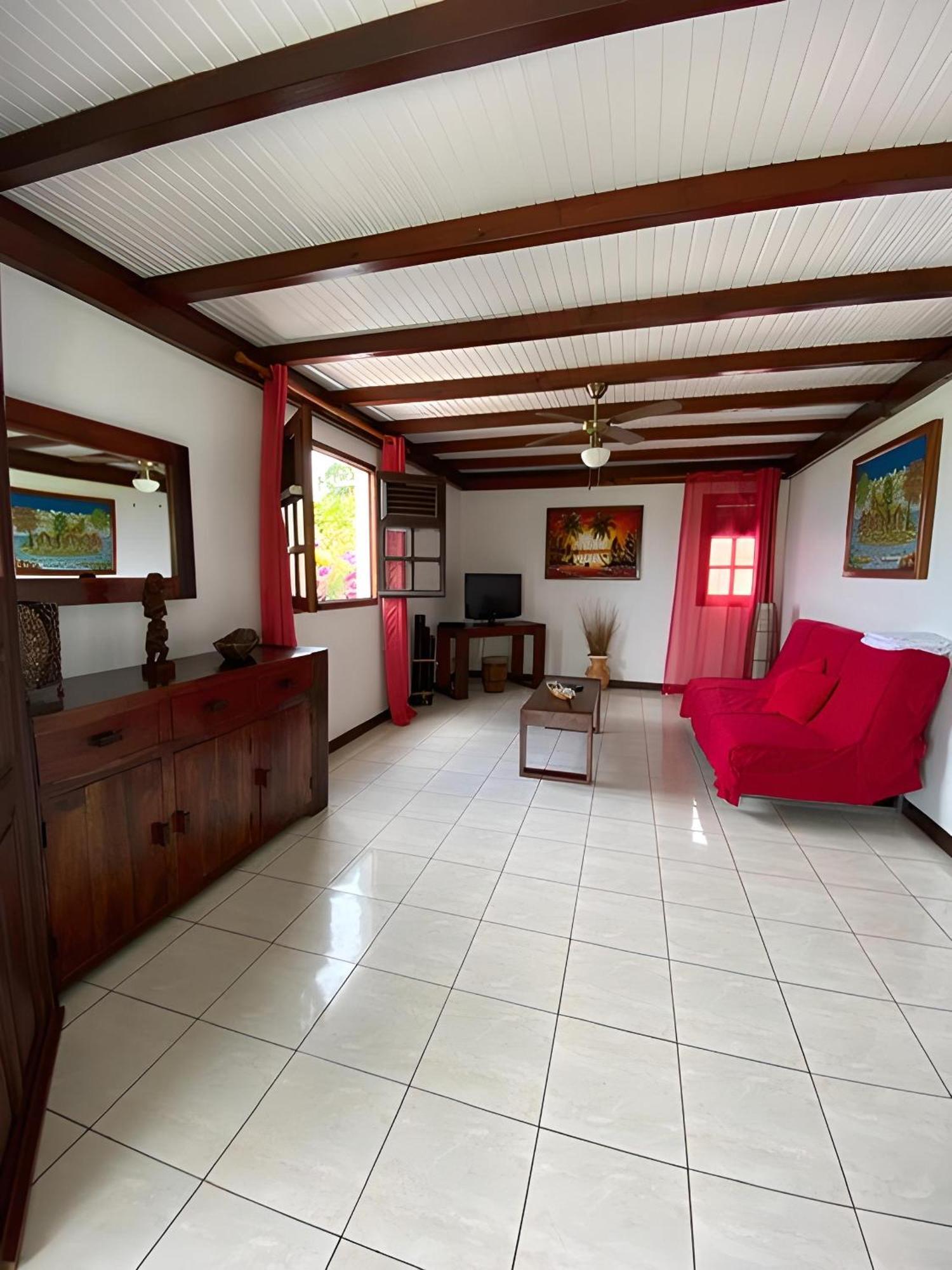 Les Villas Pameyaque 2 F2 Avec 1 Piscine Et 1 F3 Avec 1 Piscine, Superbe Vue Sur La Mer Riviere-Salee Luaran gambar
