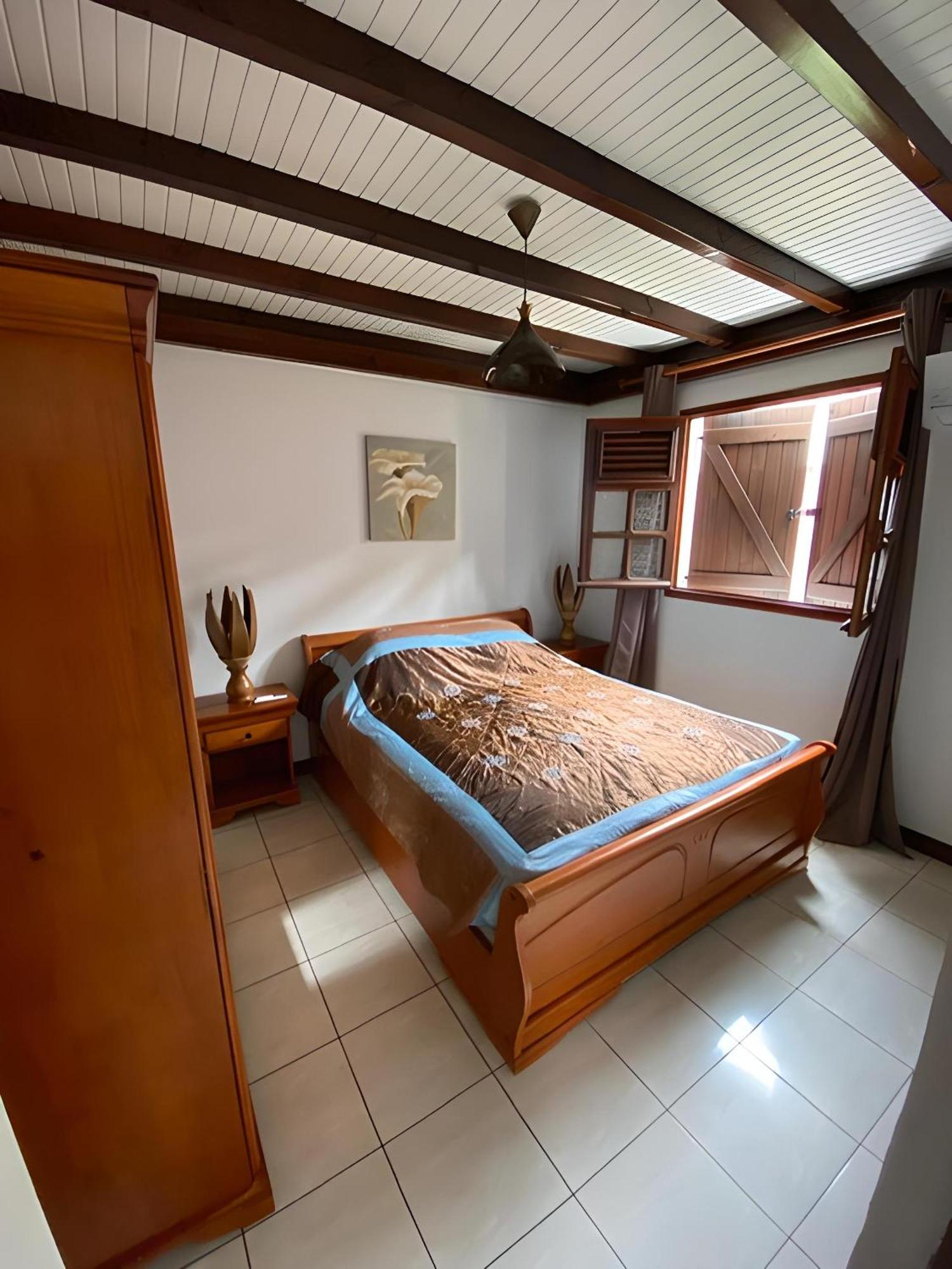 Les Villas Pameyaque 2 F2 Avec 1 Piscine Et 1 F3 Avec 1 Piscine, Superbe Vue Sur La Mer Riviere-Salee Luaran gambar