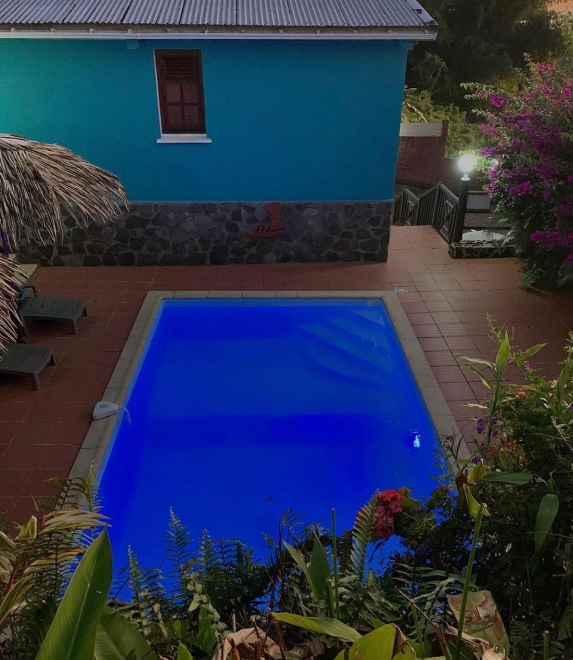 Les Villas Pameyaque 2 F2 Avec 1 Piscine Et 1 F3 Avec 1 Piscine, Superbe Vue Sur La Mer Riviere-Salee Luaran gambar