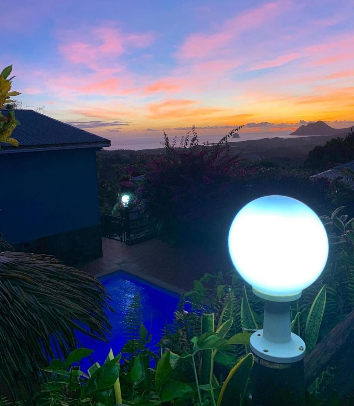 Les Villas Pameyaque 2 F2 Avec 1 Piscine Et 1 F3 Avec 1 Piscine, Superbe Vue Sur La Mer Riviere-Salee Luaran gambar