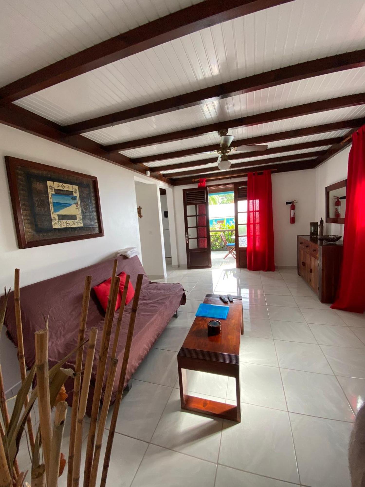 Les Villas Pameyaque 2 F2 Avec 1 Piscine Et 1 F3 Avec 1 Piscine, Superbe Vue Sur La Mer Riviere-Salee Luaran gambar