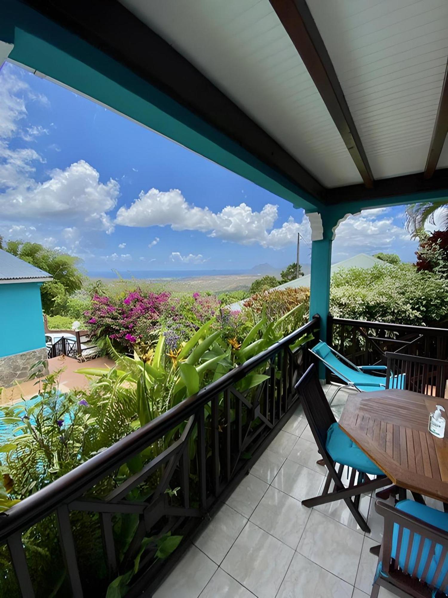 Les Villas Pameyaque 2 F2 Avec 1 Piscine Et 1 F3 Avec 1 Piscine, Superbe Vue Sur La Mer Riviere-Salee Luaran gambar
