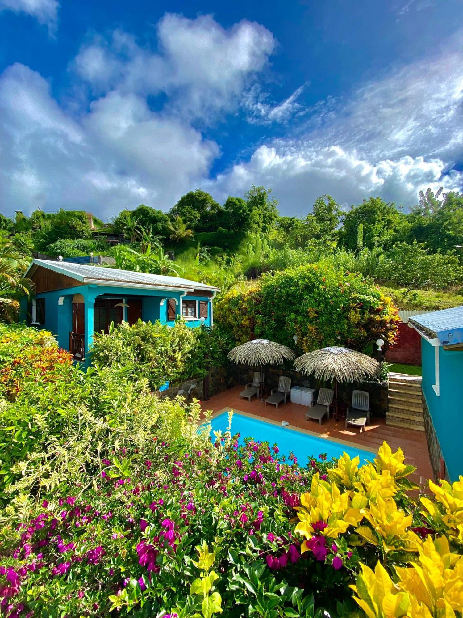Les Villas Pameyaque 2 F2 Avec 1 Piscine Et 1 F3 Avec 1 Piscine, Superbe Vue Sur La Mer Riviere-Salee Luaran gambar