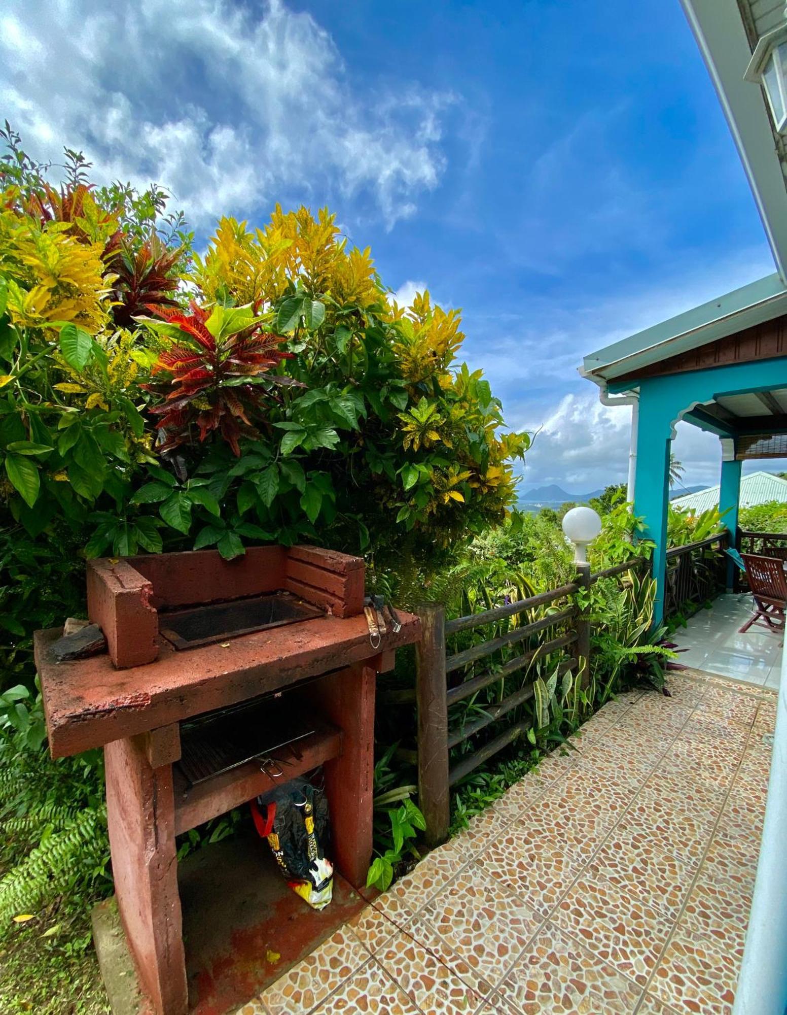 Les Villas Pameyaque 2 F2 Avec 1 Piscine Et 1 F3 Avec 1 Piscine, Superbe Vue Sur La Mer Riviere-Salee Luaran gambar