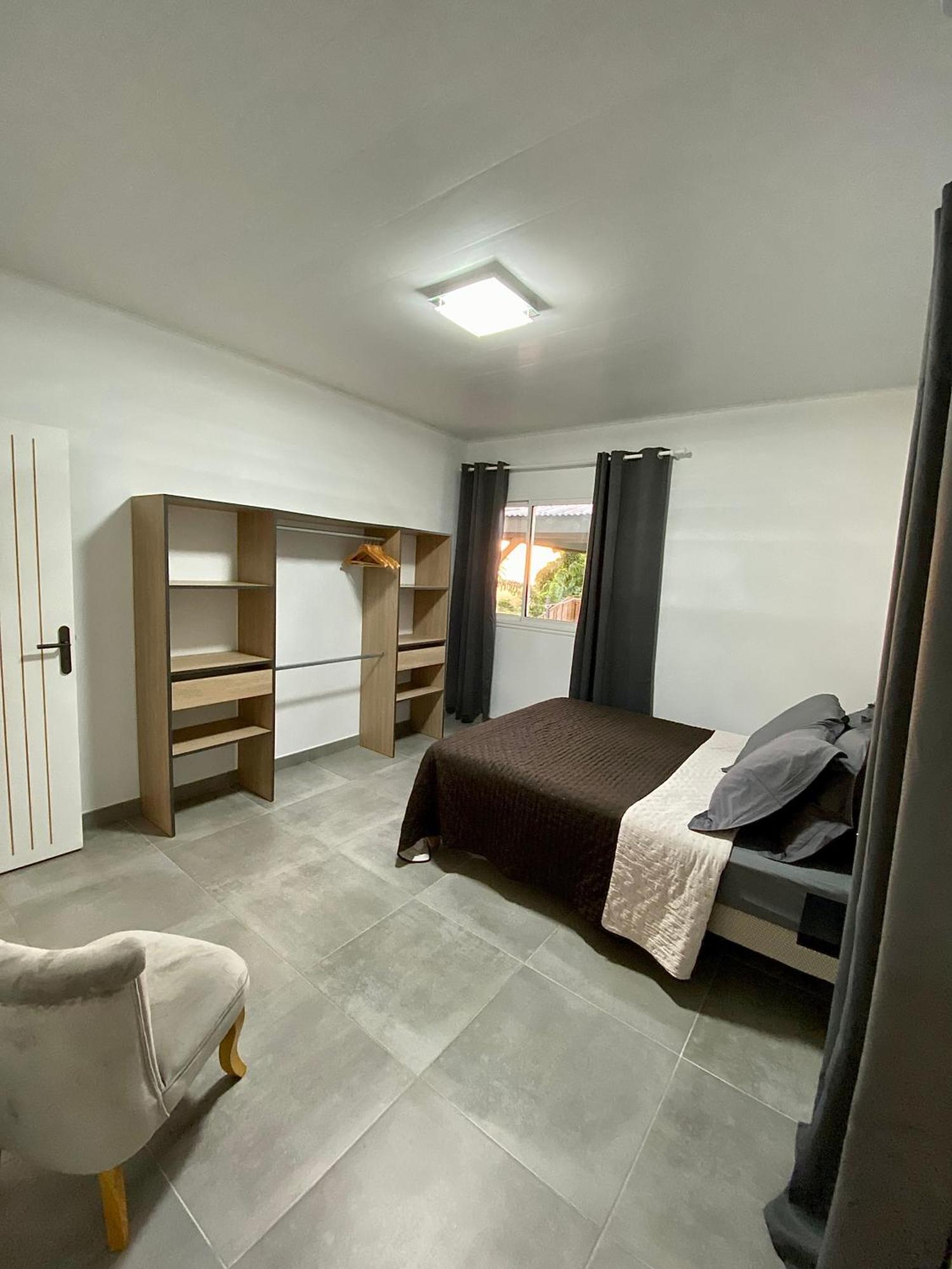 Les Villas Pameyaque 2 F2 Avec 1 Piscine Et 1 F3 Avec 1 Piscine, Superbe Vue Sur La Mer Riviere-Salee Luaran gambar