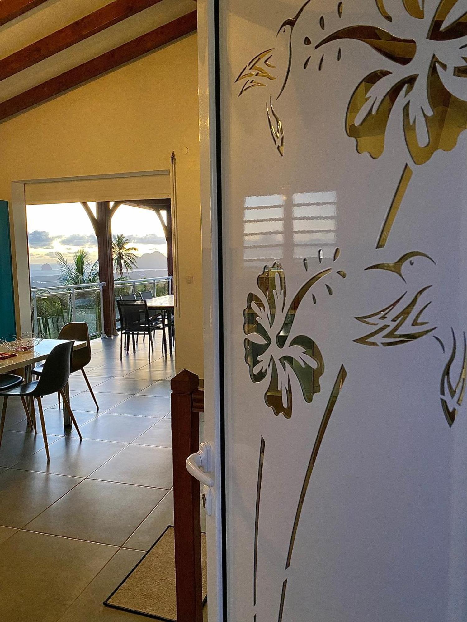 Les Villas Pameyaque 2 F2 Avec 1 Piscine Et 1 F3 Avec 1 Piscine, Superbe Vue Sur La Mer Riviere-Salee Luaran gambar